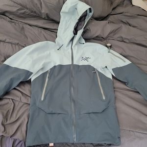 Won in poker game and won't fit me